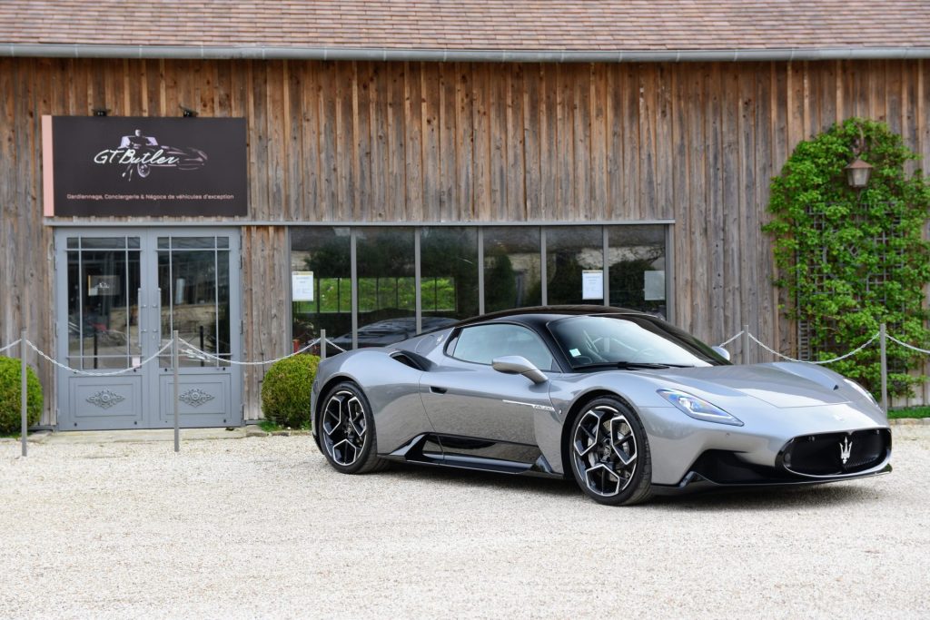 MASERATI MC20 Grigrio Mistero